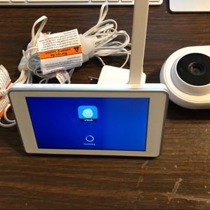 V-Tech baby monitor, wifi & app compatible